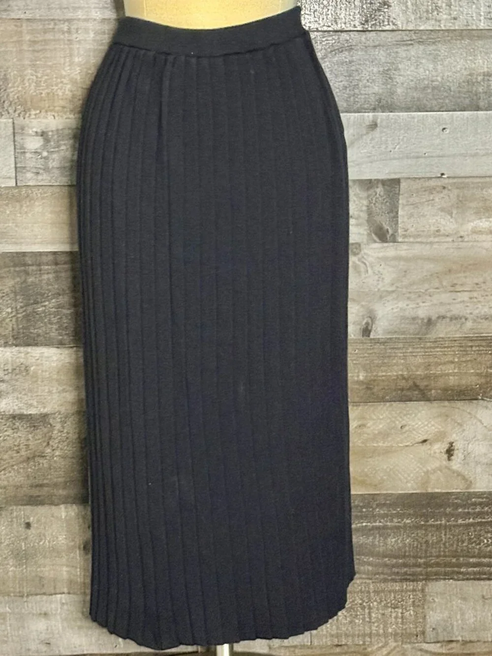 Thackery black pleated maxi skirt large vintage 90s business casual feminine